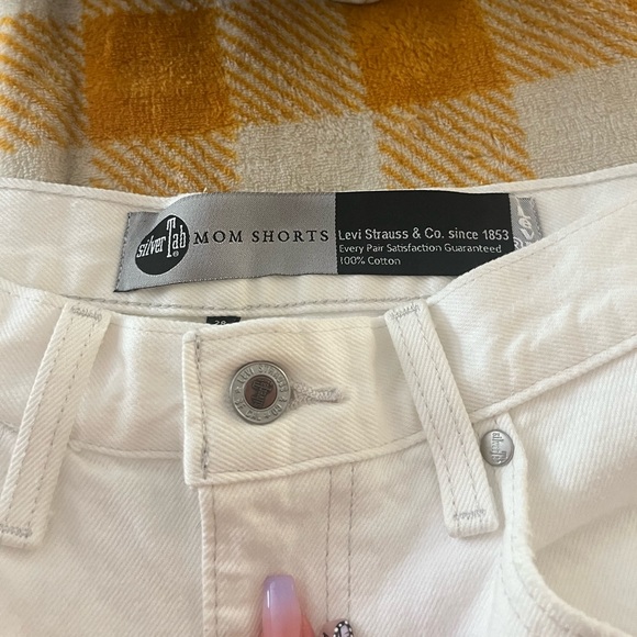 Shorts - Picture 2 of 4